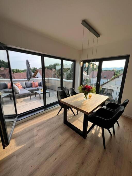 Rueckzugsort Im Rebenmeer Mit Terrasse, Grill & Parkplatz Venningen Exterior photo